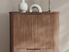 Namještaj s utorima ili rebrastim letvicama