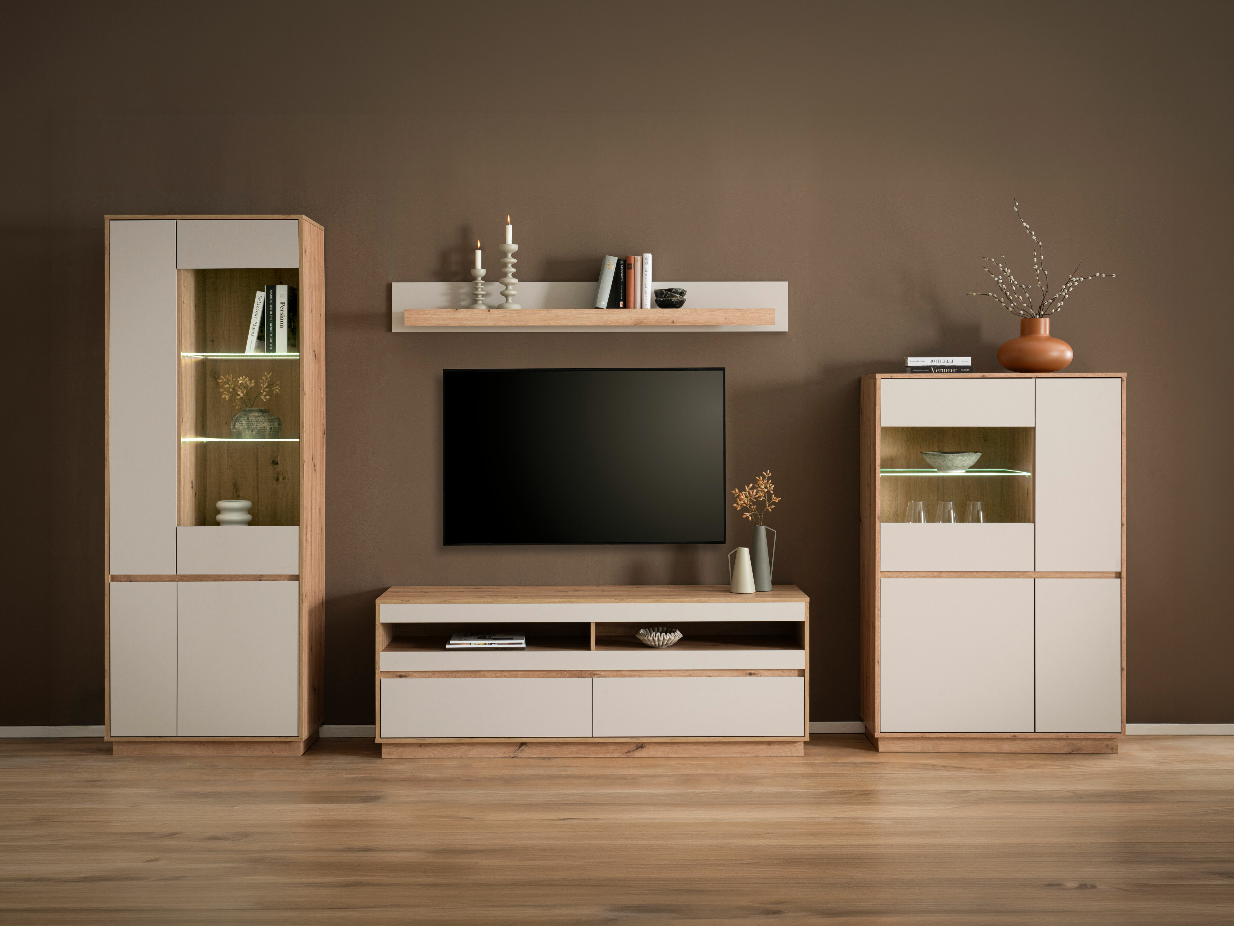 Kolekcija namještaja Ferciro