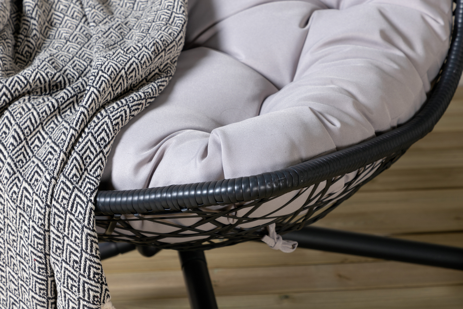 Viseća stolica Dallas 519 (Crna)