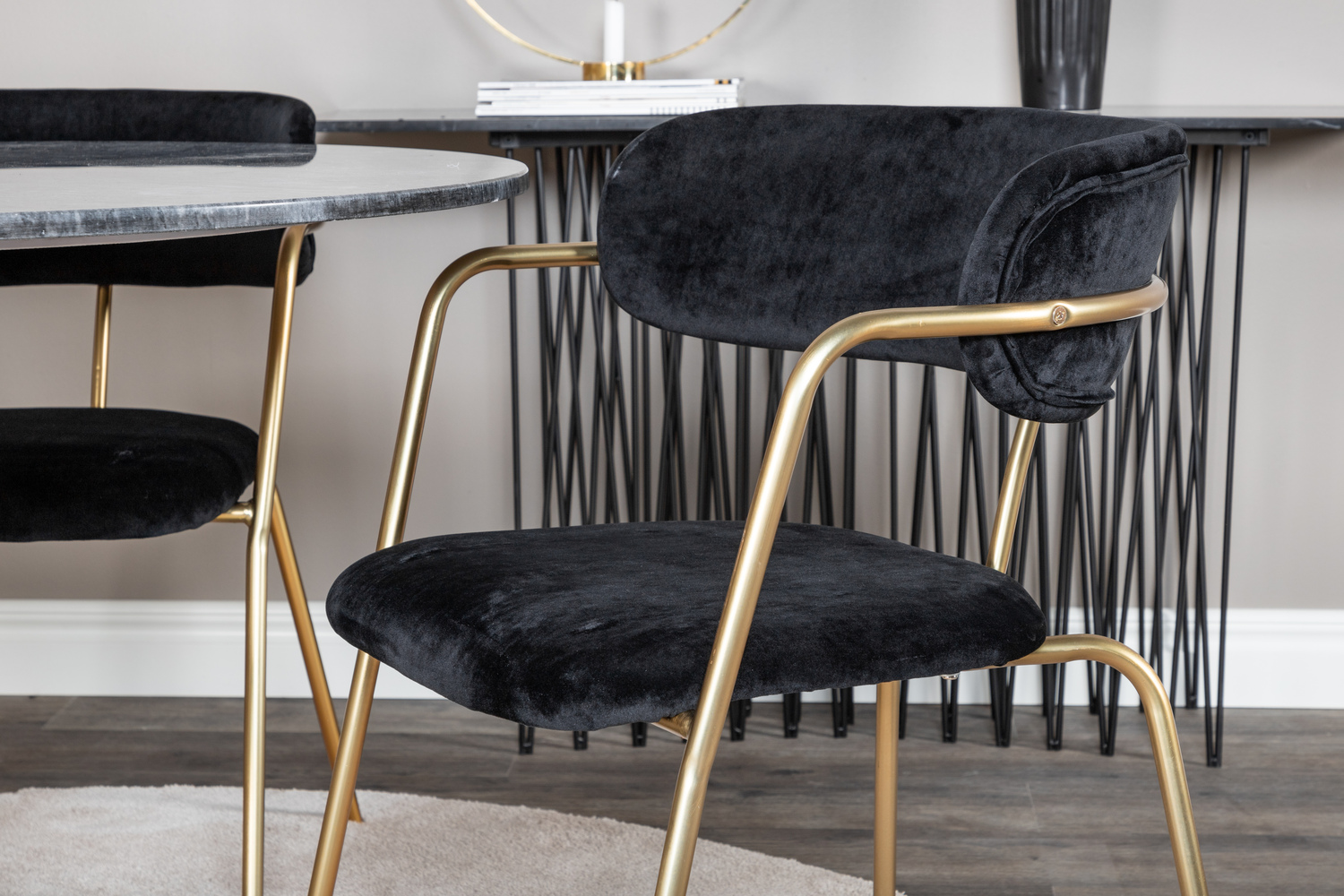 Blagovaonski set Dallas 1208 (Crna + Zlatna)