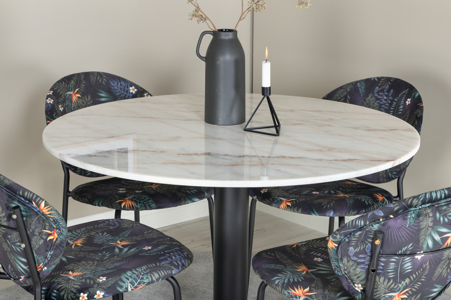 Blagovaonski set Dallas 1298 (Cvjetni uzorak + Crna)