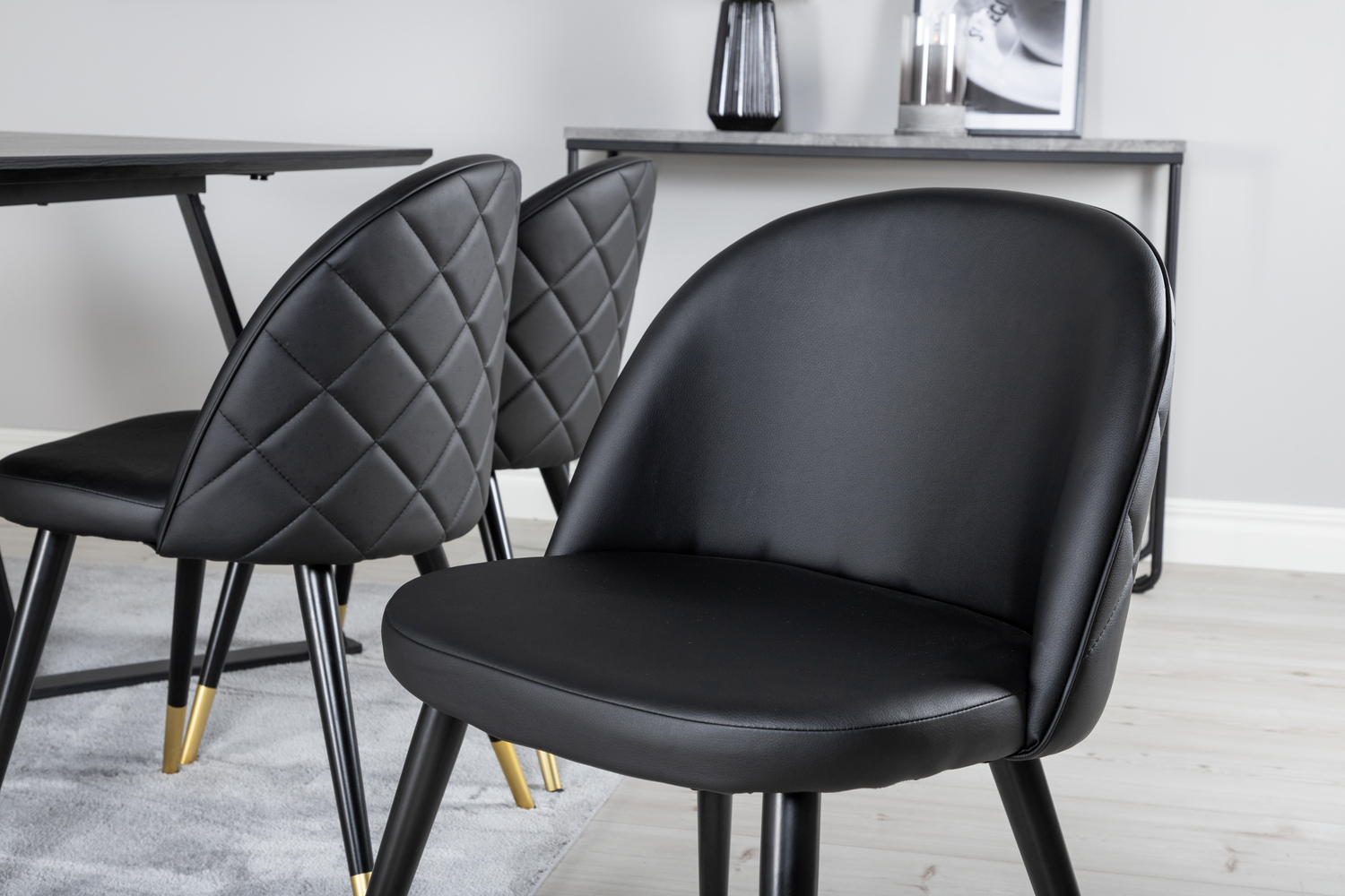 Blagovaonski set Dallas 1582