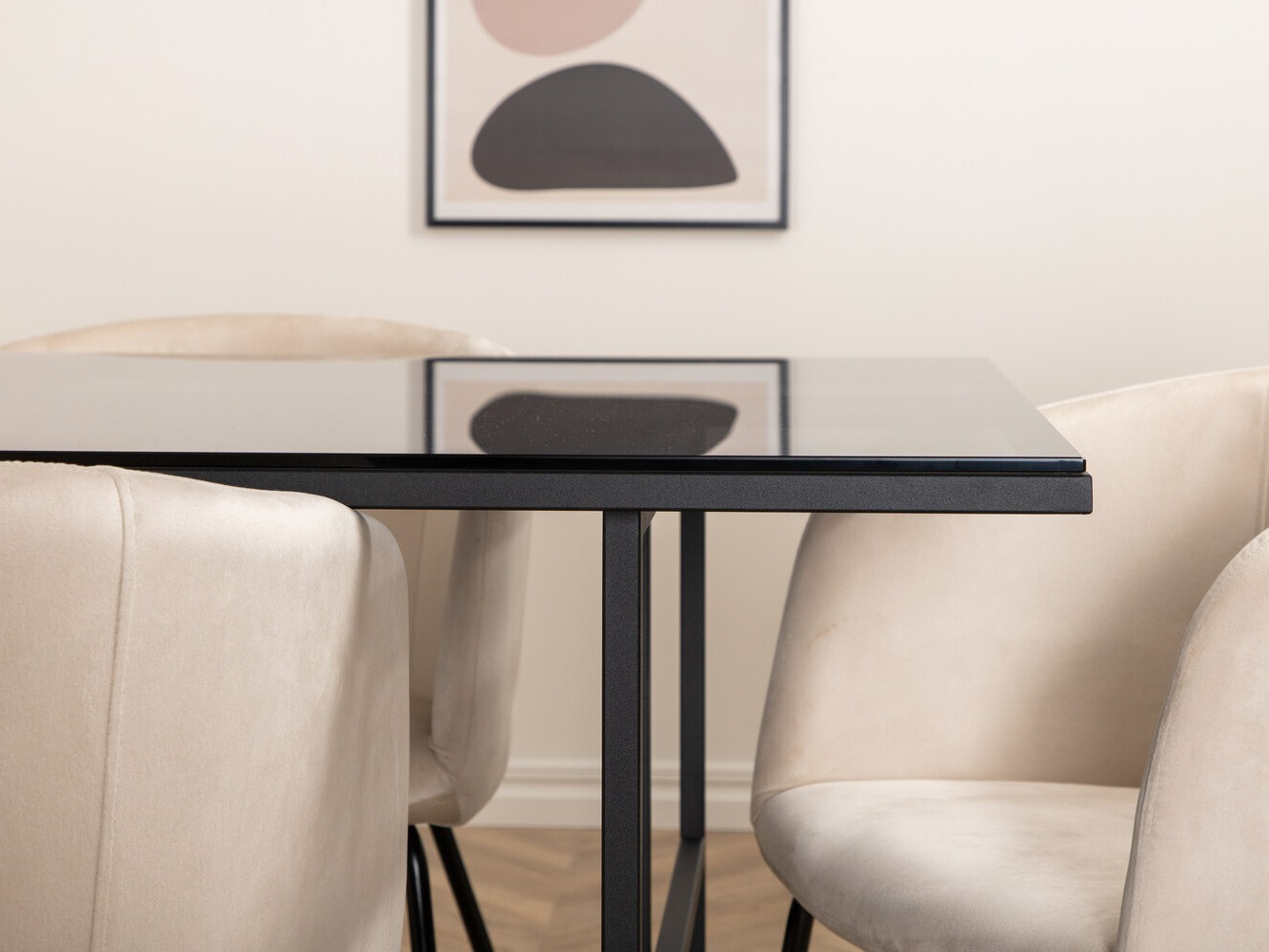 Blagovaonski set Dallas 2639 (Bež + Crna)