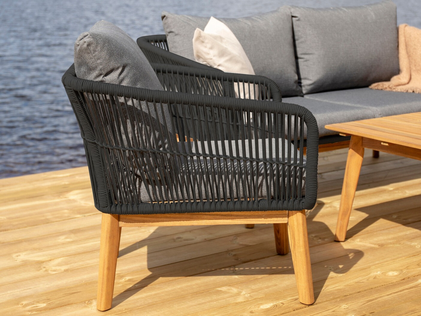 Set vrtnog namještaja Dallas 661 (Tamno siva + Crna + Bagrem)