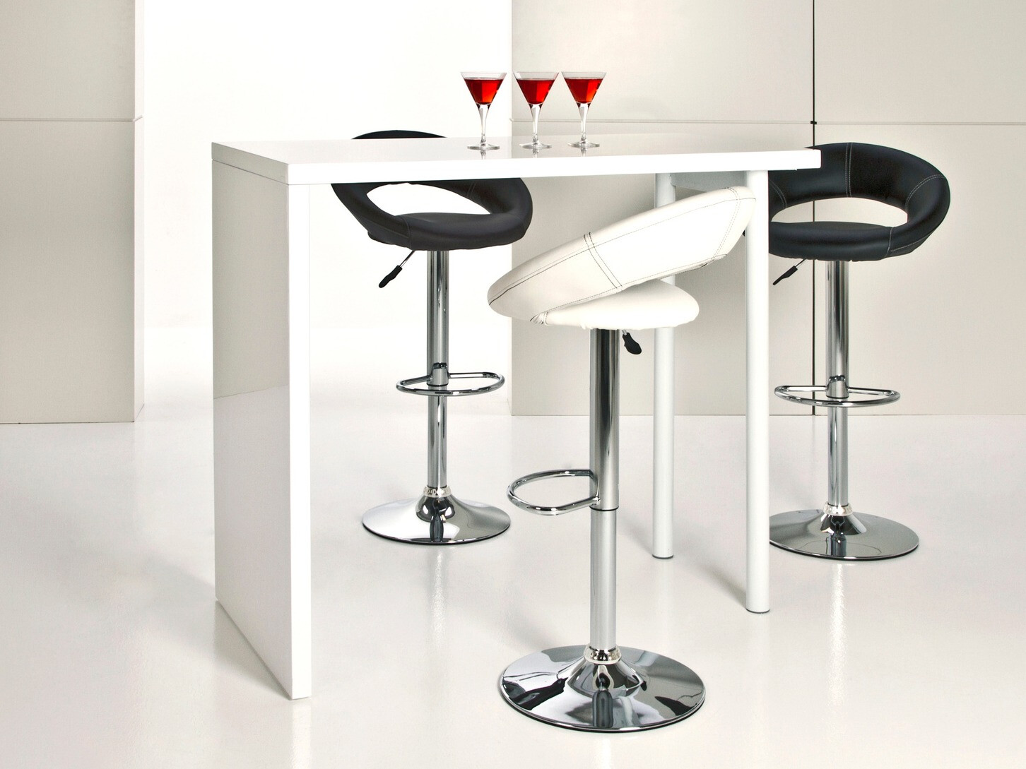 Polubarska stolica Norsica 110 (Crna)