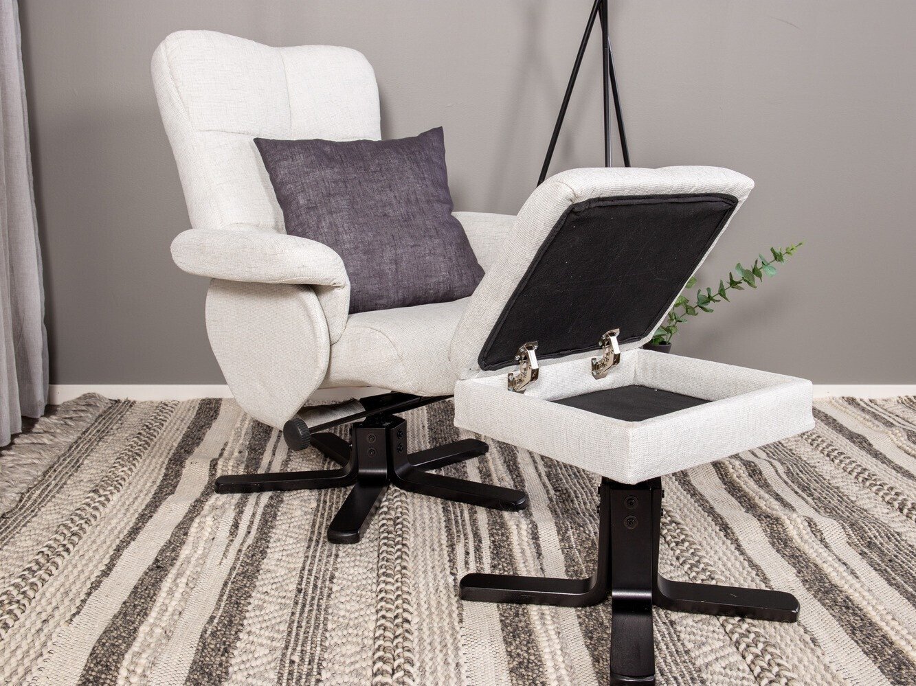 Fotelja Dallas 1568 (Svijetlo siva)