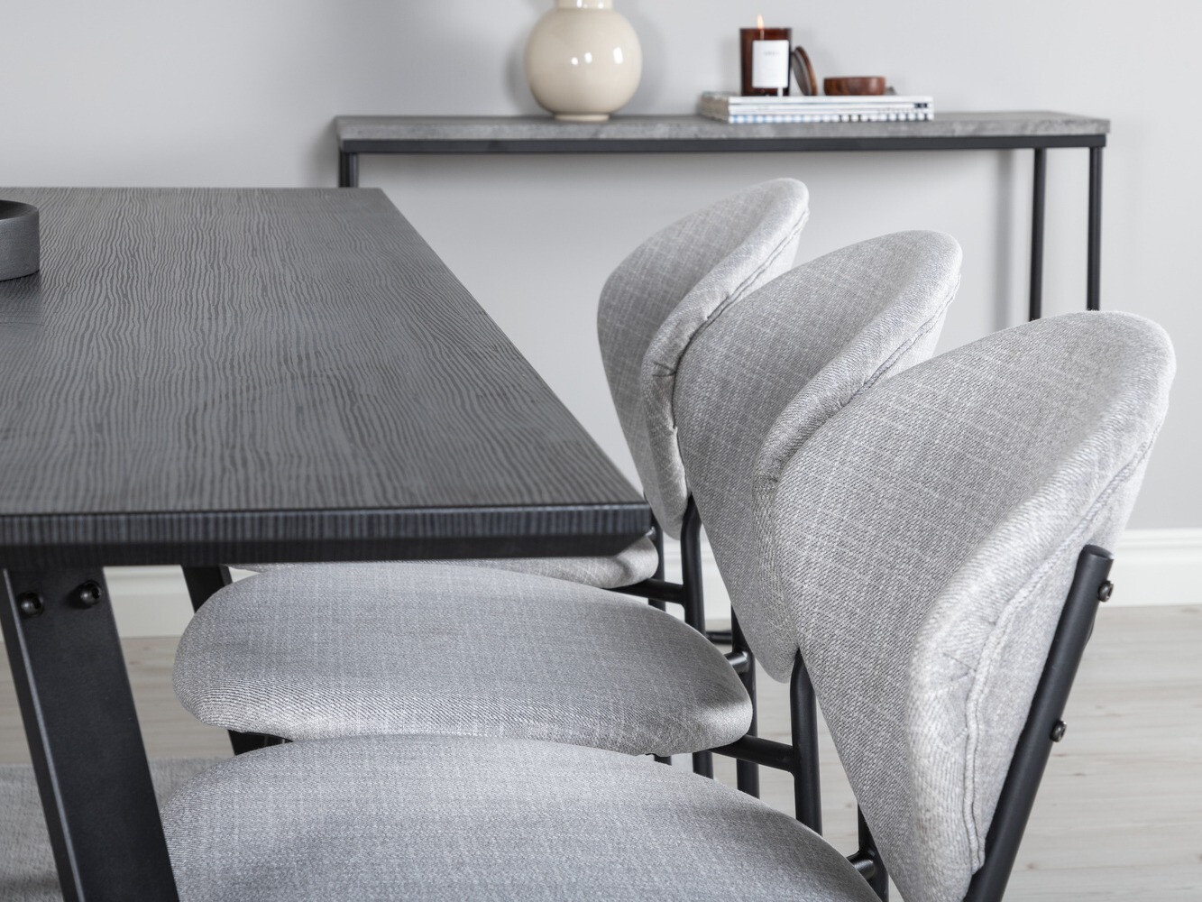 Stol Dallas 372 (Crna)