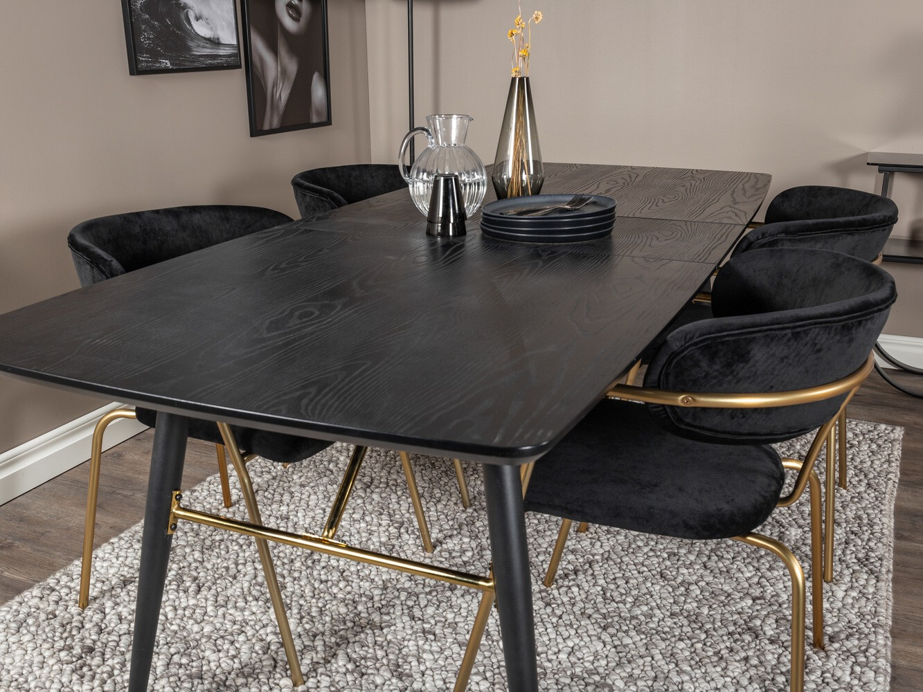 Blagovaonski set Dallas 1458