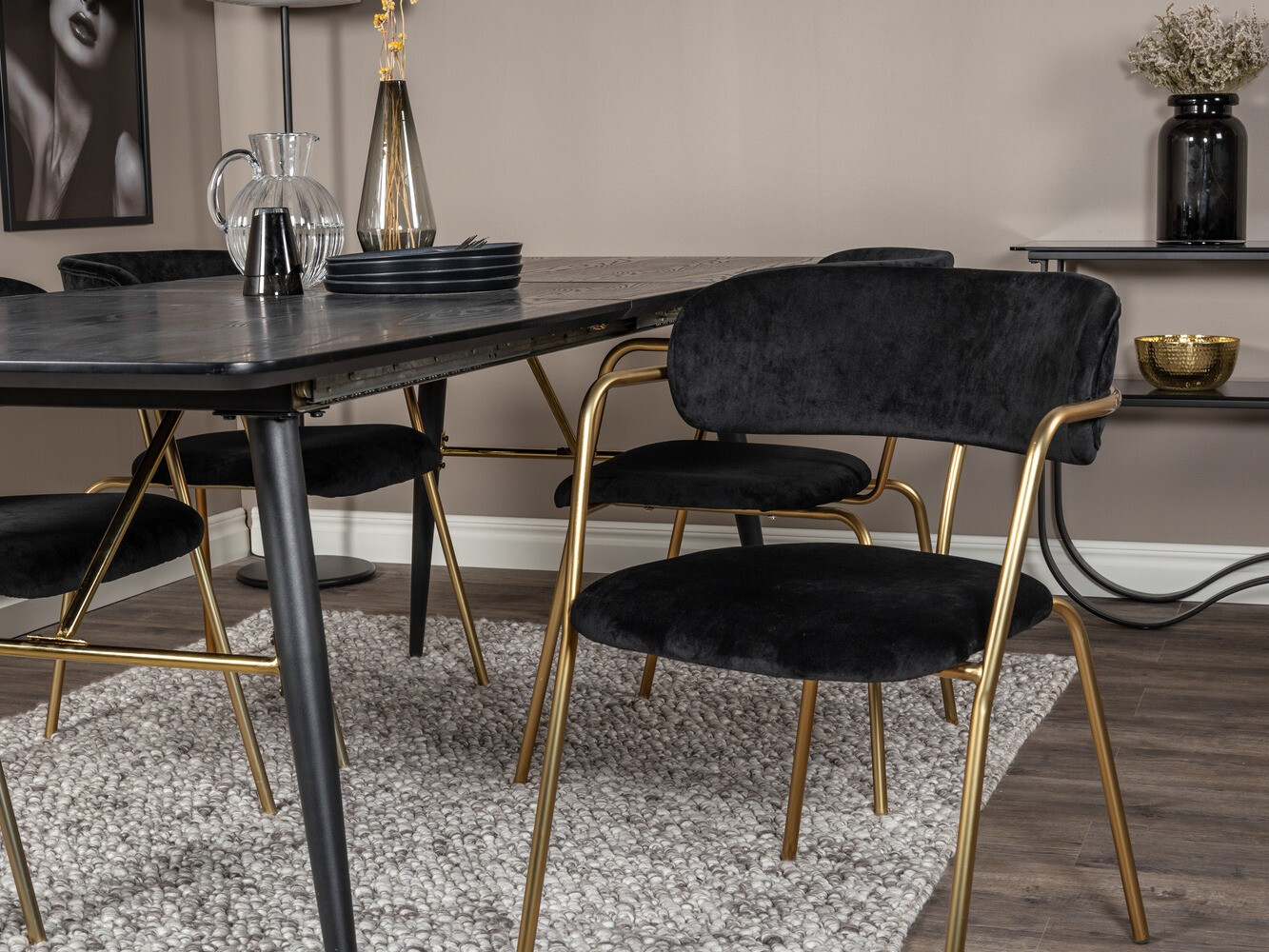 Blagovaonski set Dallas 1458