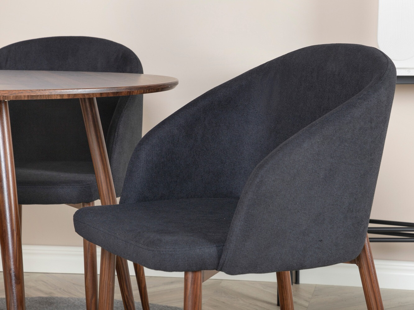 Blagovaonski set Dallas 1547