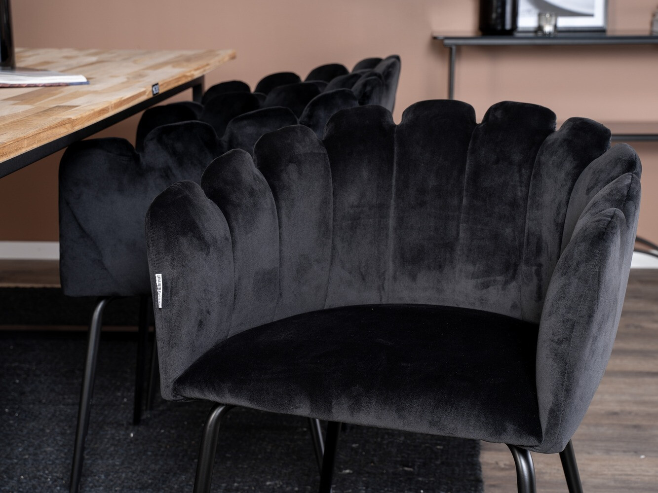 Blagovaonski set Dallas 1740