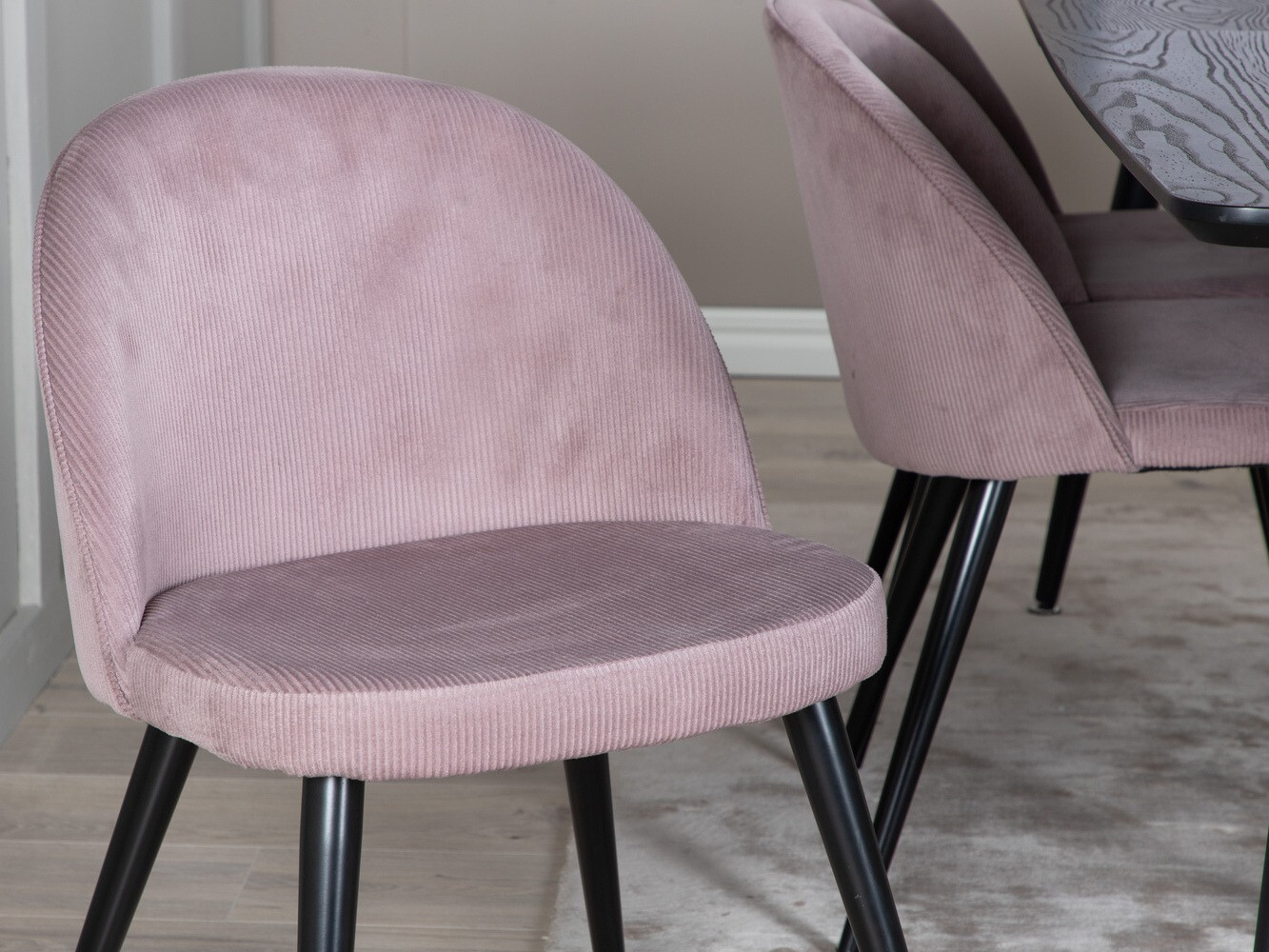 Blagovaonski set Dallas 1447 (Ružičasta + Crna)