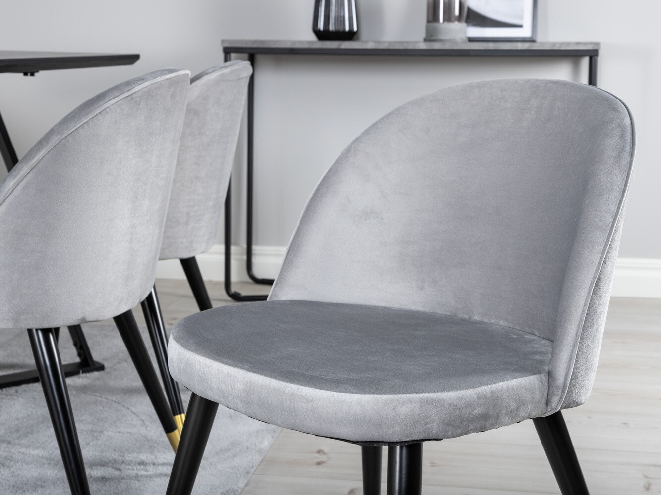 Blagovaonski set Dallas 1583 (Siva + Crna)