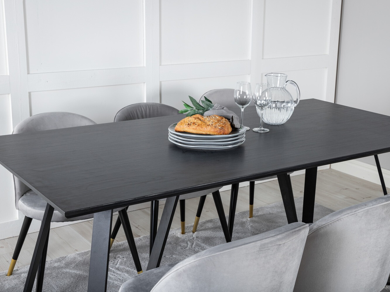 Blagovaonski set Dallas 1583 (Siva + Crna)