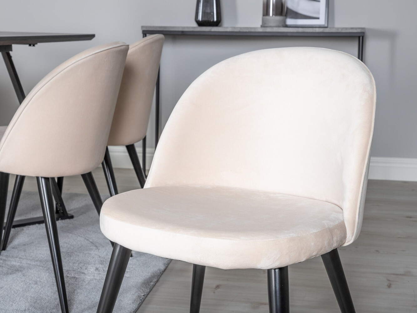 Blagovaonski set Dallas 360 (Bež + Crna)