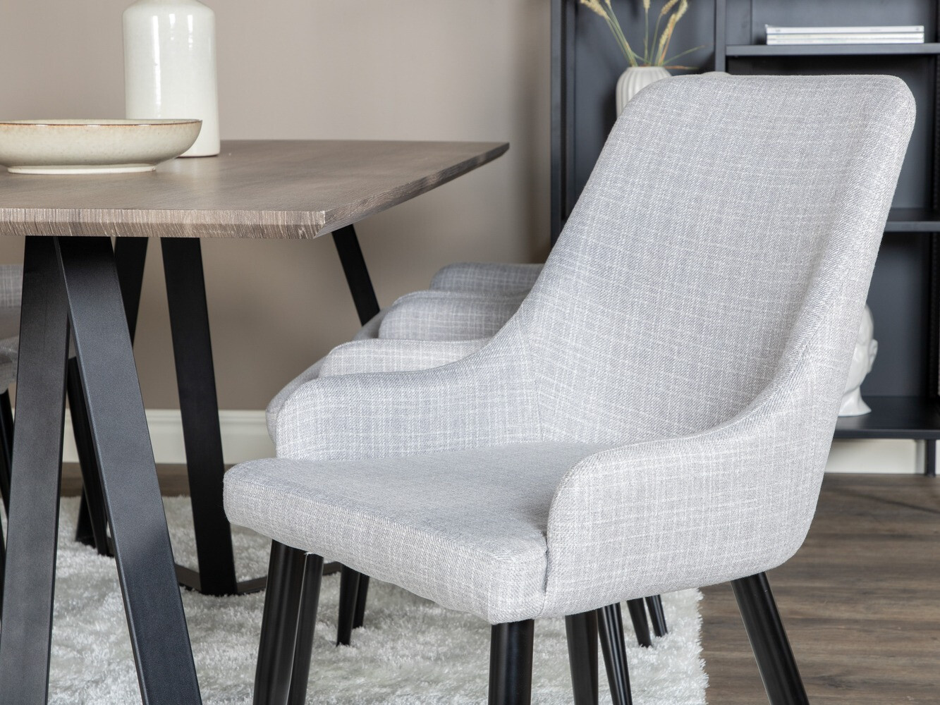 Blagovaonski set Dallas 1345 (Svijetlo siva + Crna)