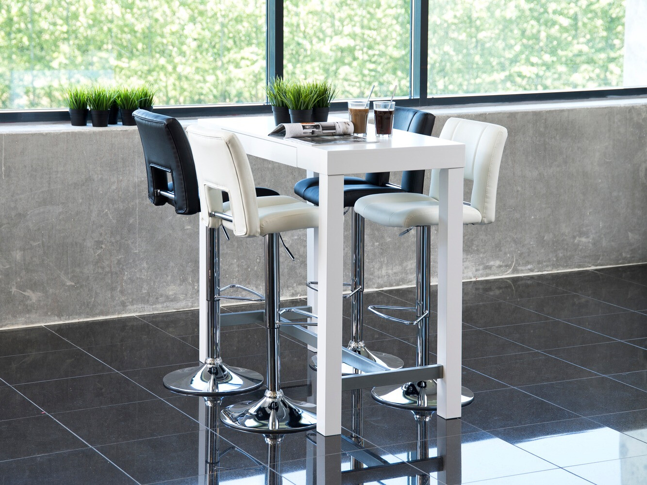 Polubarska stolica Norsica 145 (Crna + Srebro)