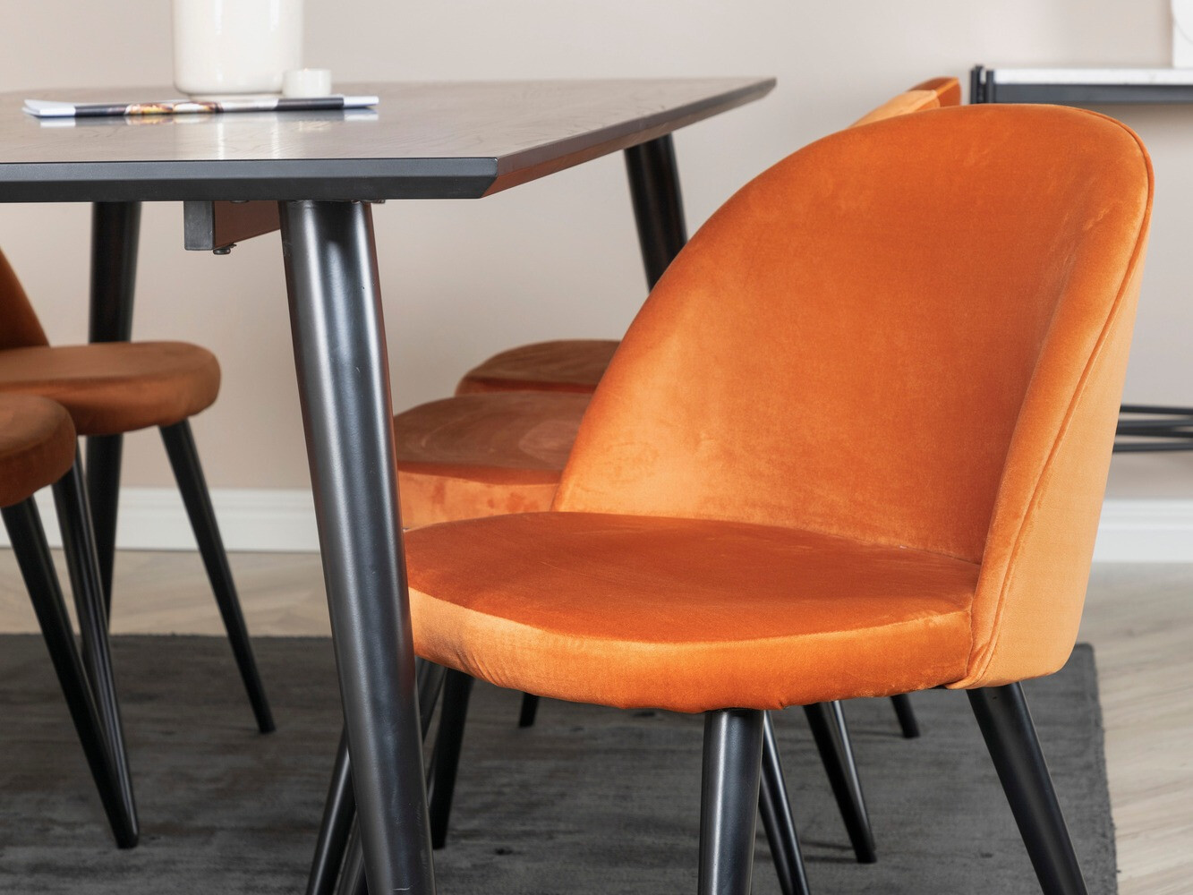 Blagovaonski set Dallas 1335 (Narančasta + Crna)