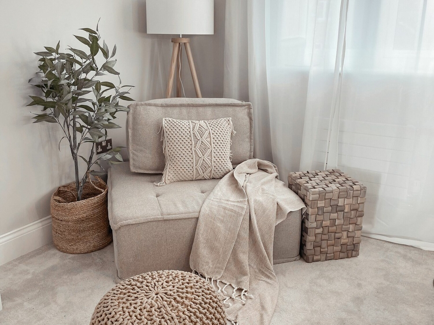 Pomoćni stolić Berwyn 186