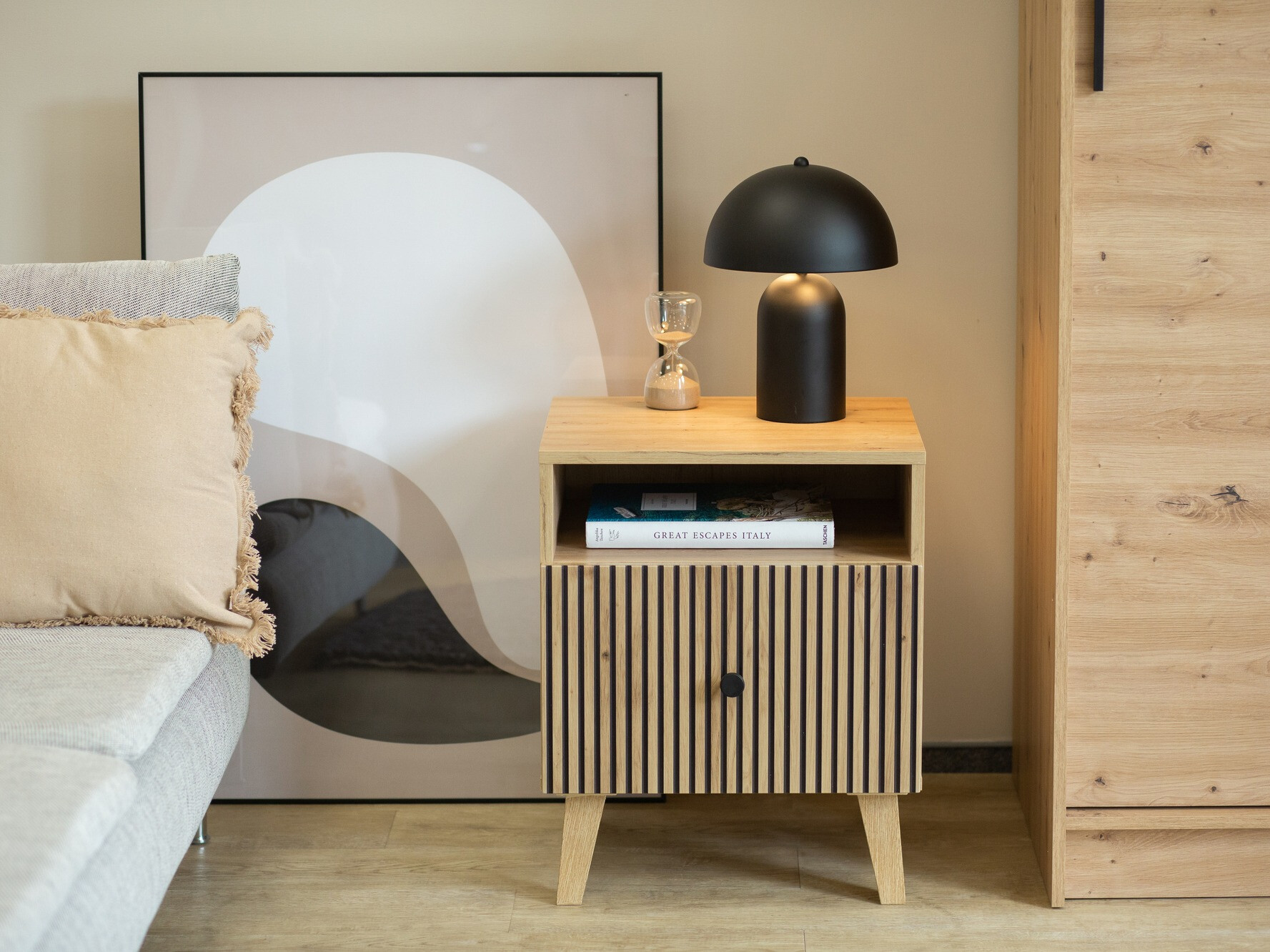 Noćni ormarić Beltivi 106