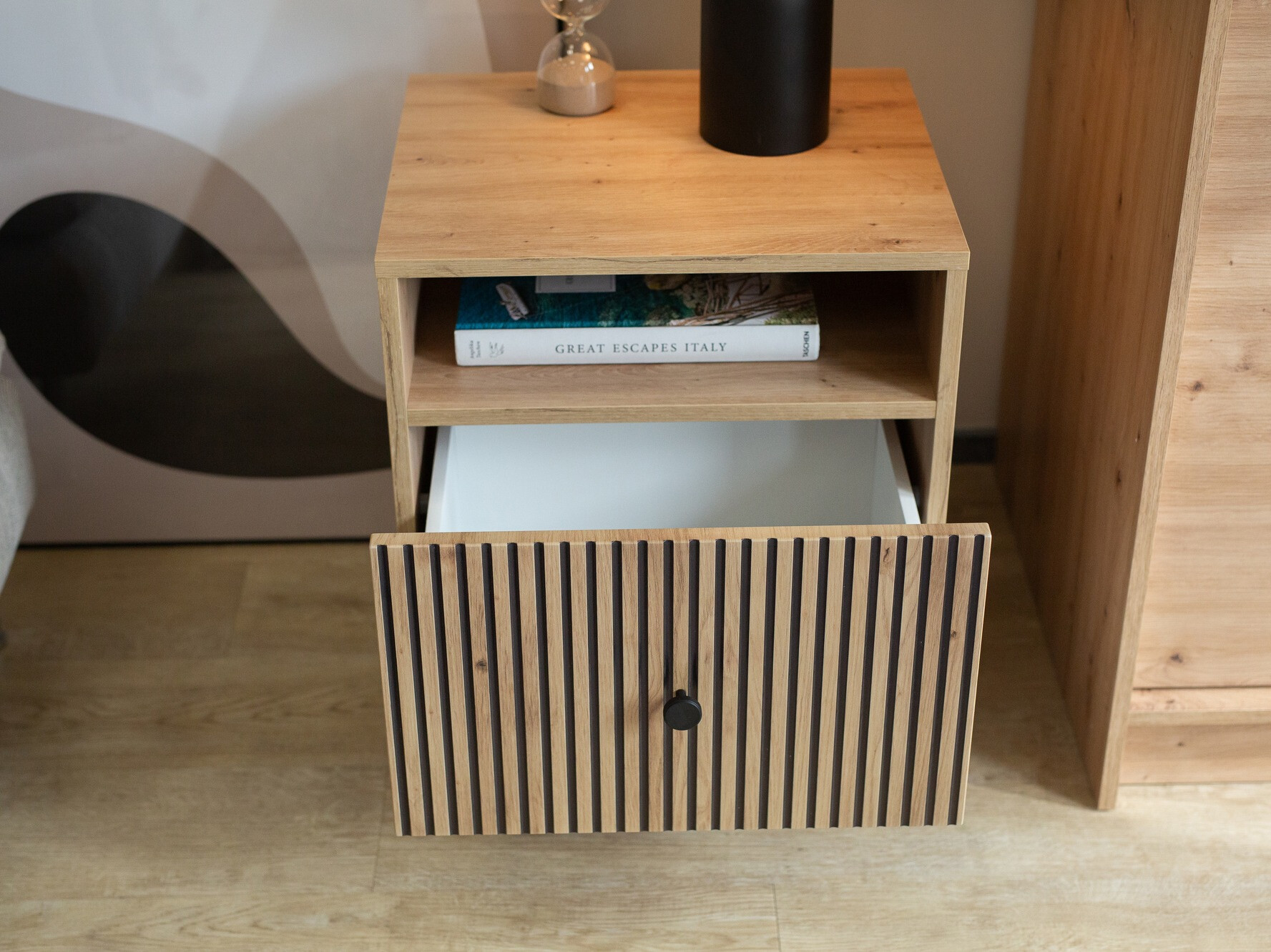 Noćni ormarić Beltivi 106