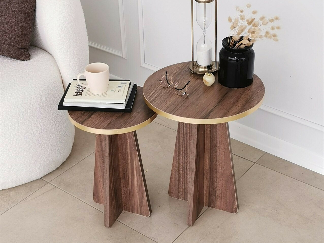 Set pomoćnih stolića Kailua 1858 (Orah + Zlatna)