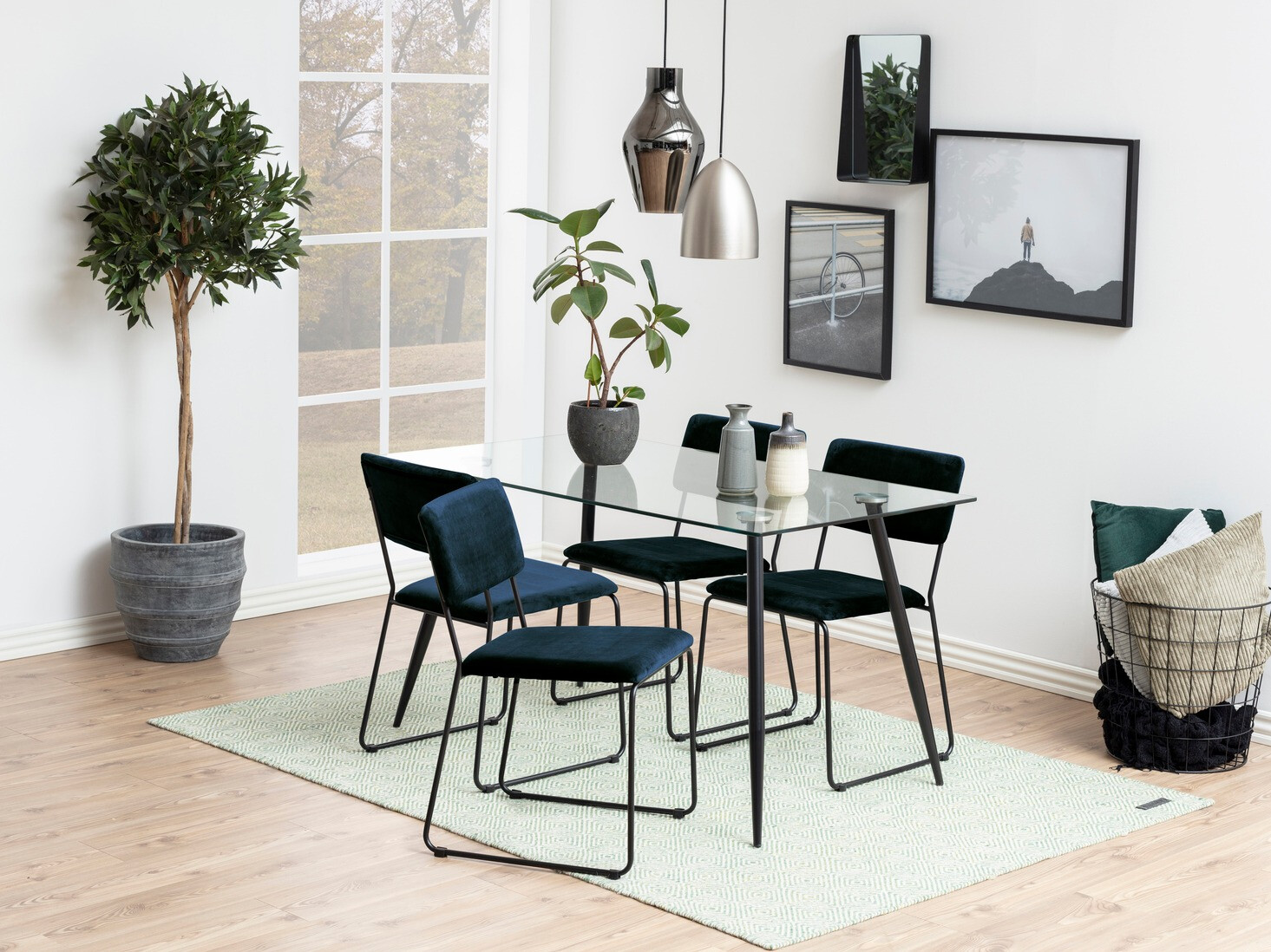 Blagovaonski set Norsica 557 (Tamno plava + Crna)