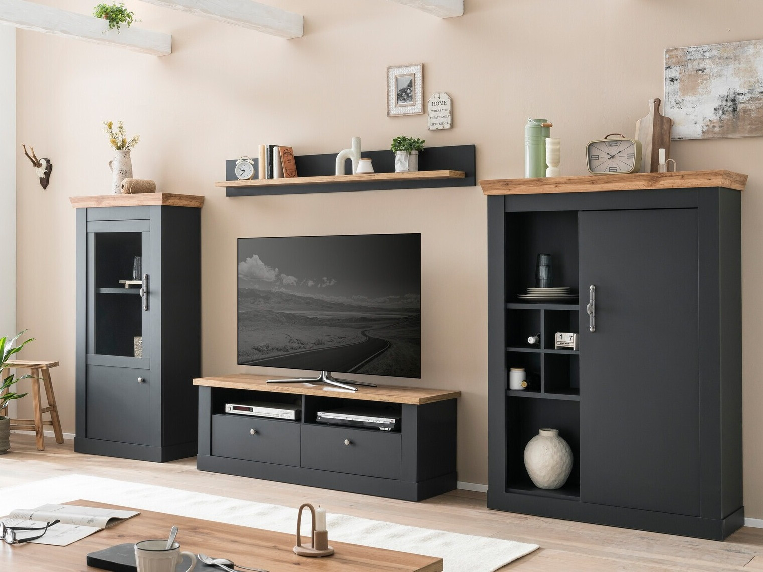 Set za dnevni boravak Levbalu 102