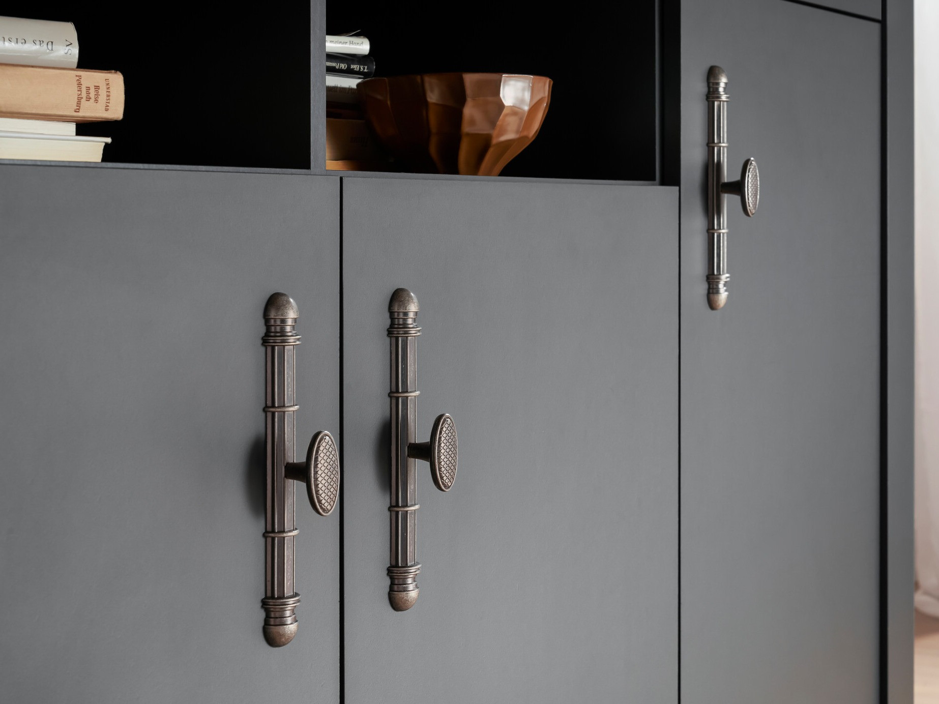 Ormarić Levbalu 113