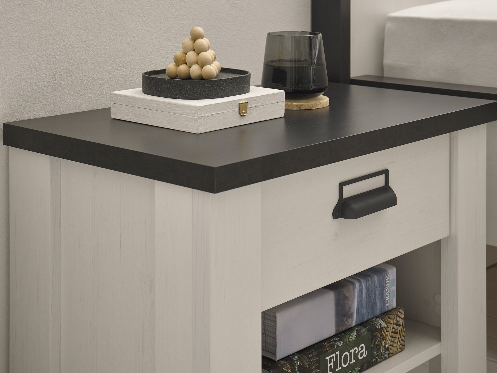 Noćni ormarić Cirtale 102 (Antracit + Izbijeljeni bor)