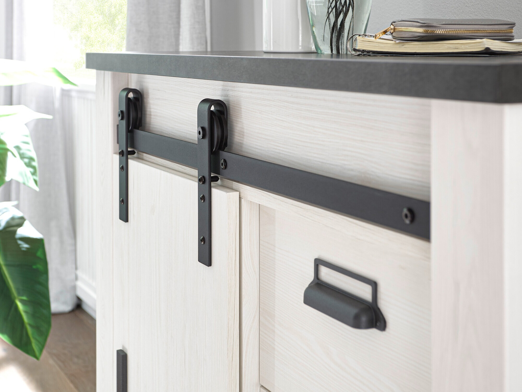 Komoda Cirtale 117 (Antracit + Izbijeljeni bor)