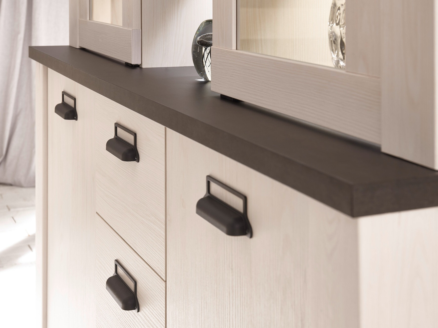 Polica Cirtale 110 (Izbijeljeni bor + Antrahite)