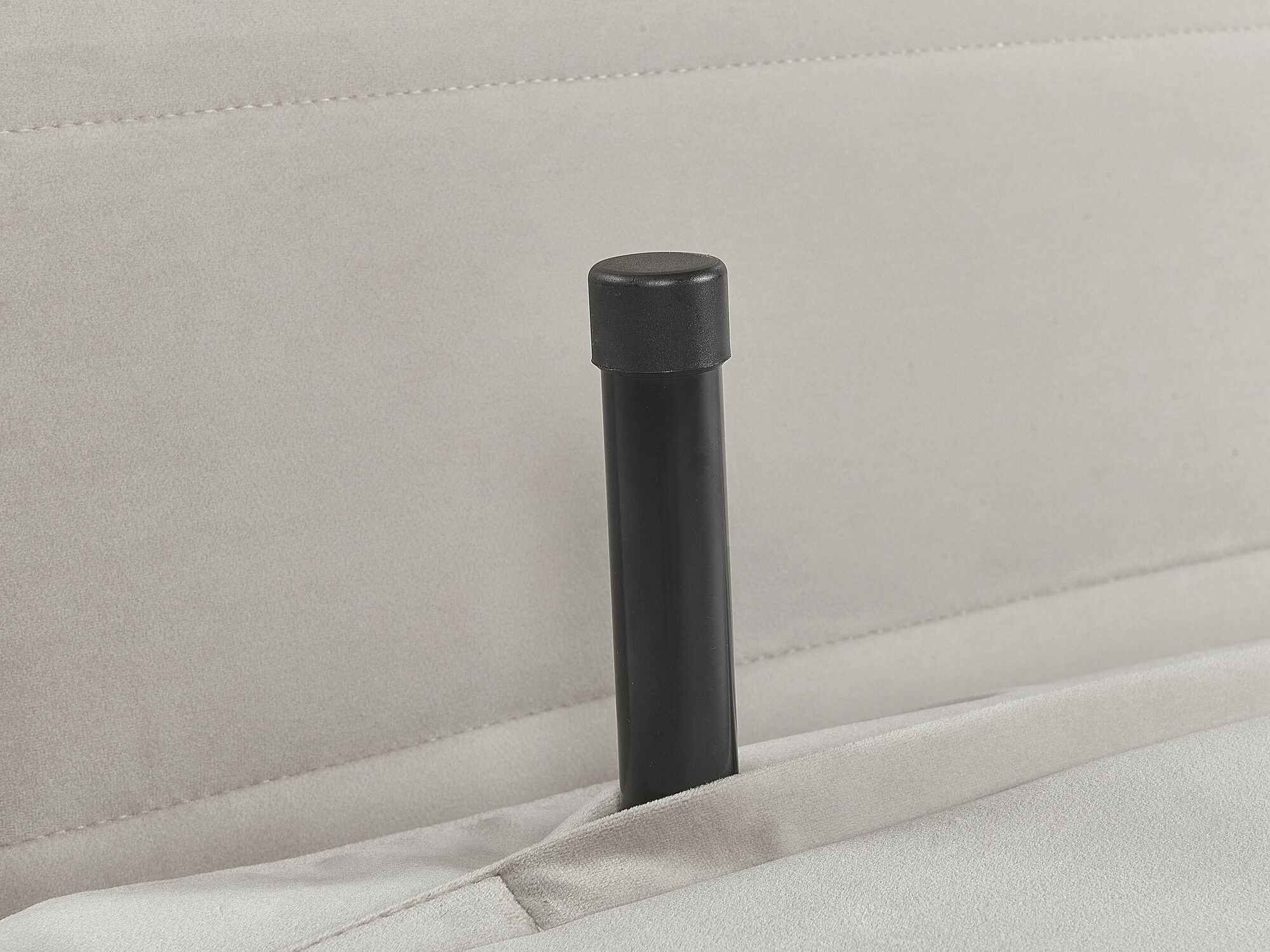 Fotelja Berwyn 114 (Svijetlo siva)