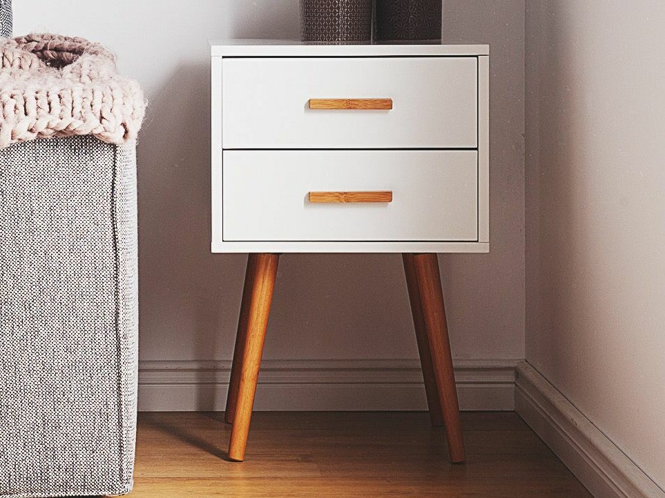 Noćni ormarić Berwyn 281 (Bijela + Svijetlo drvo)