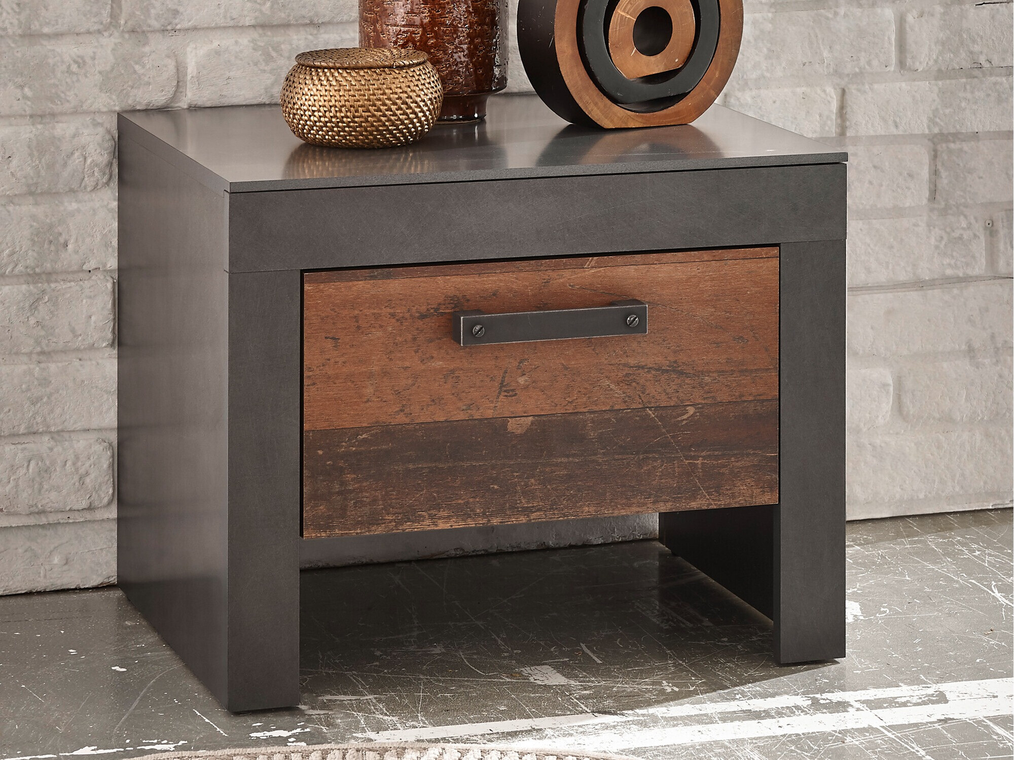 Noćni ormarić Revlara 123