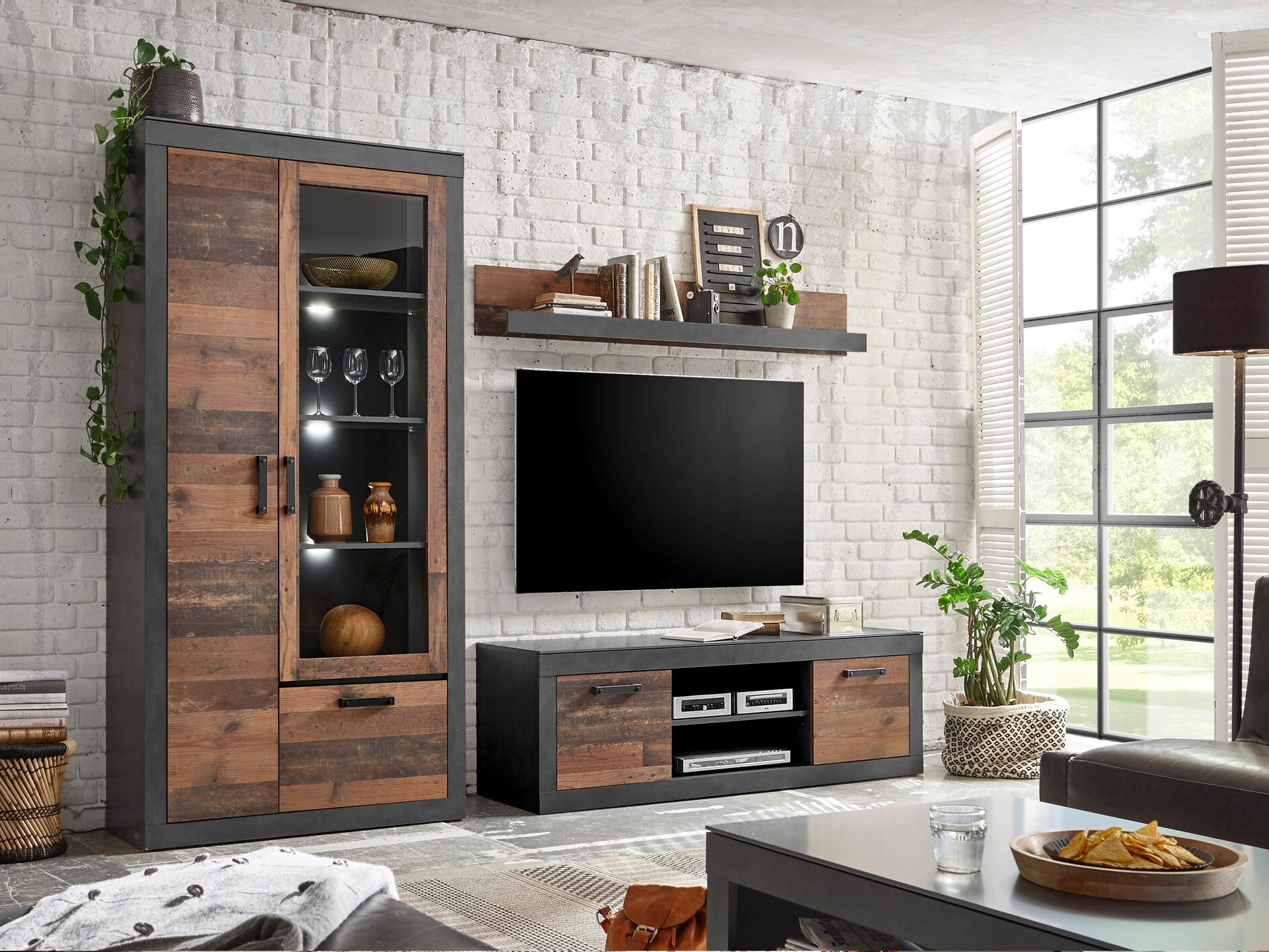 Set za dnevni boravak Revlara 109 (Nije dostupno)