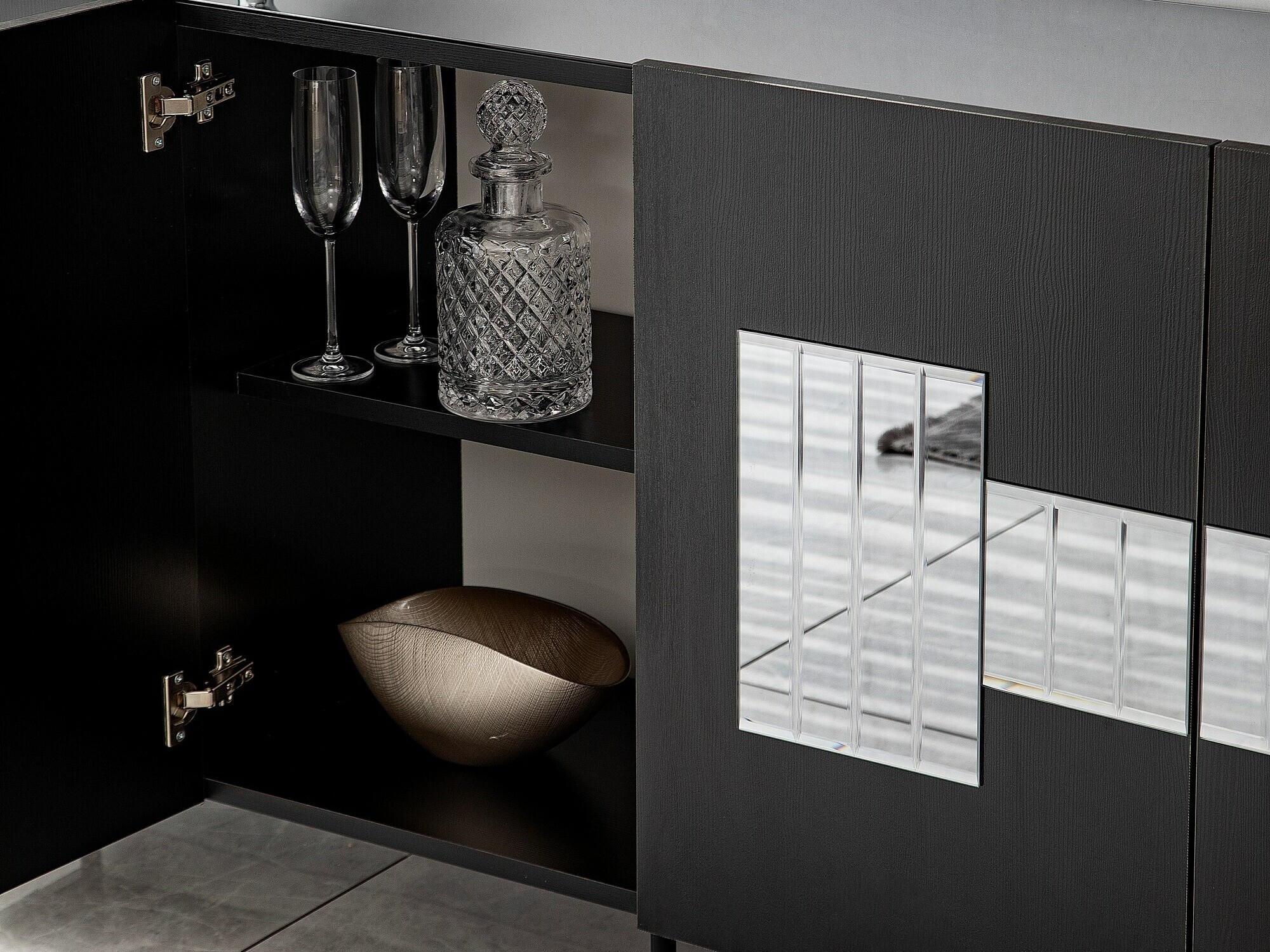 Ormarić Kailua 2202 (Crna + srebrna)