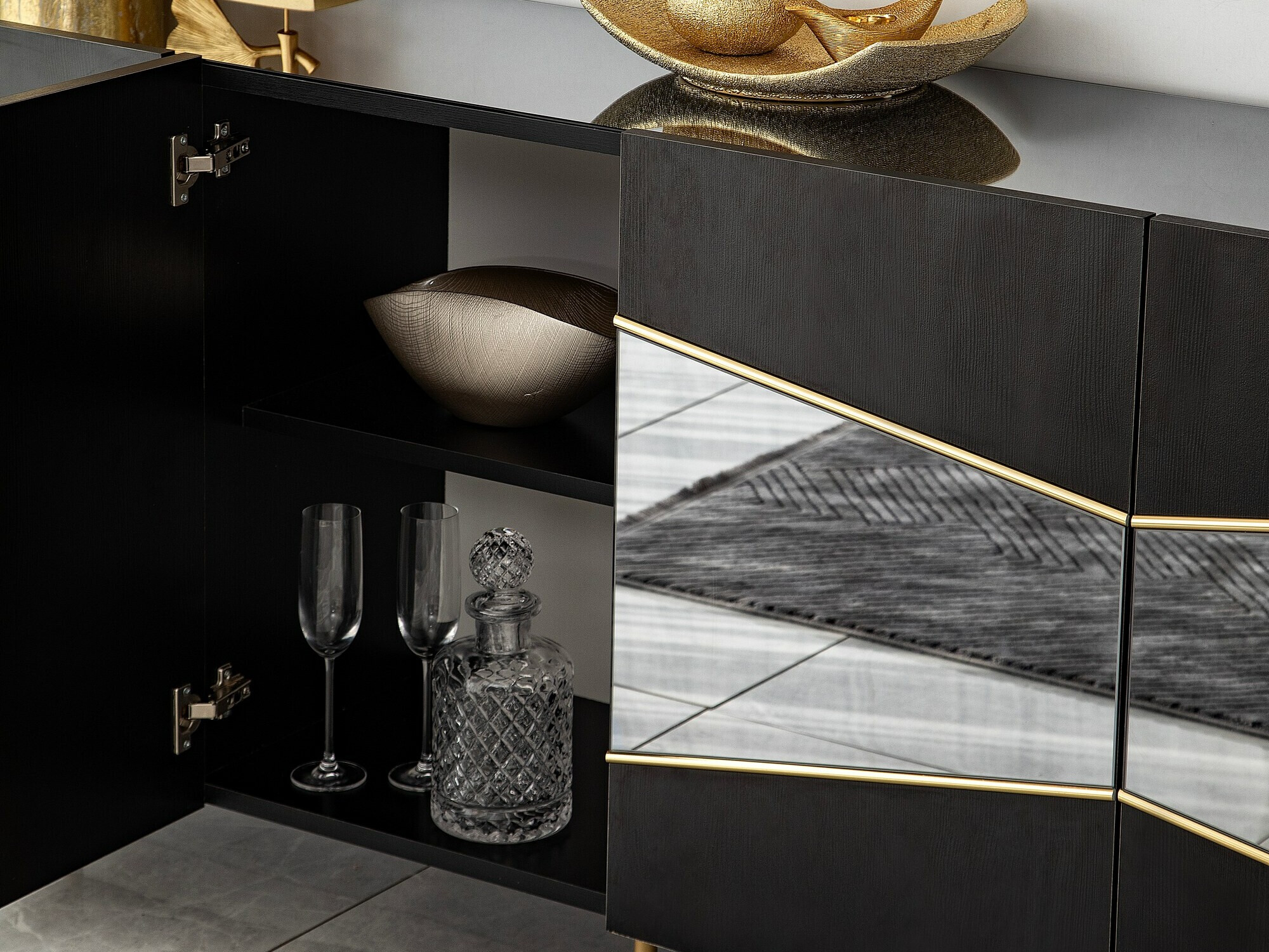 Ormarić Kailua 2210 (Crna + Zlatna)