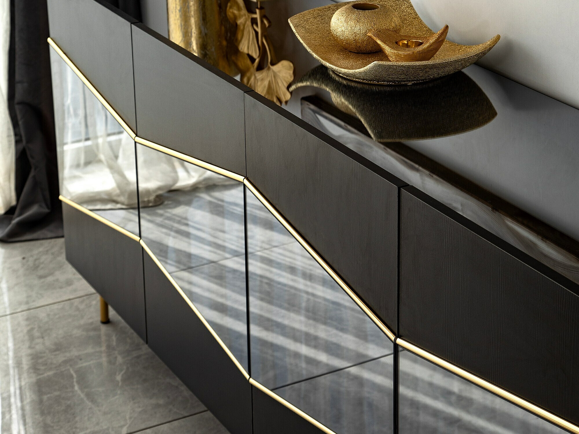 Ormarić Kailua 2210 (Crna + Zlatna)