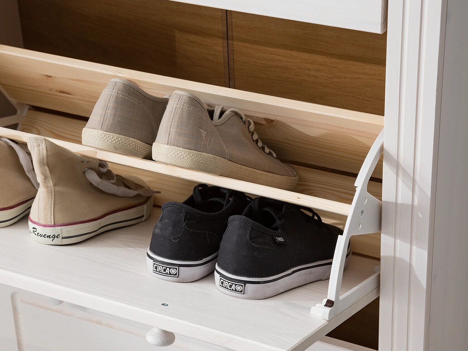 Ormarić za cipele Saltoro 138 (Bijela + Medeni hrast)