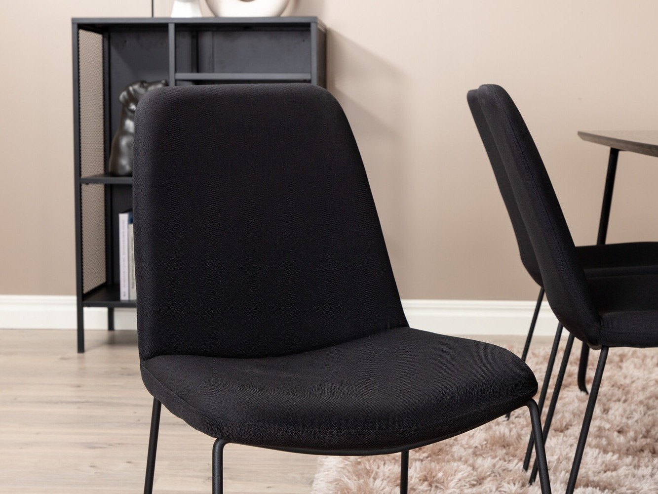 Blagovaonski set Dallas 3039 (Crna)