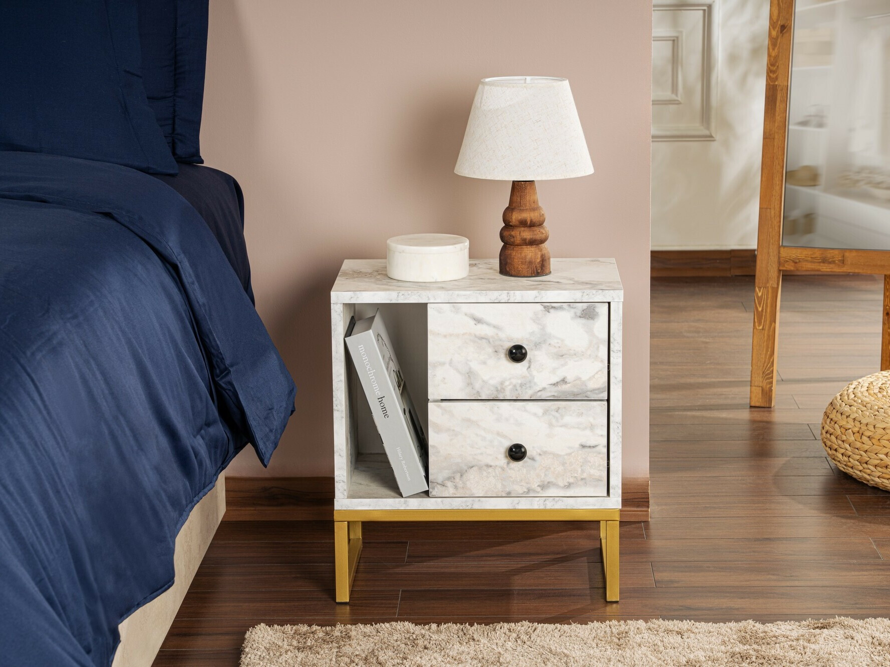 Noćni ormarić Novato 109 (Bijeli mramor + Zlatna)