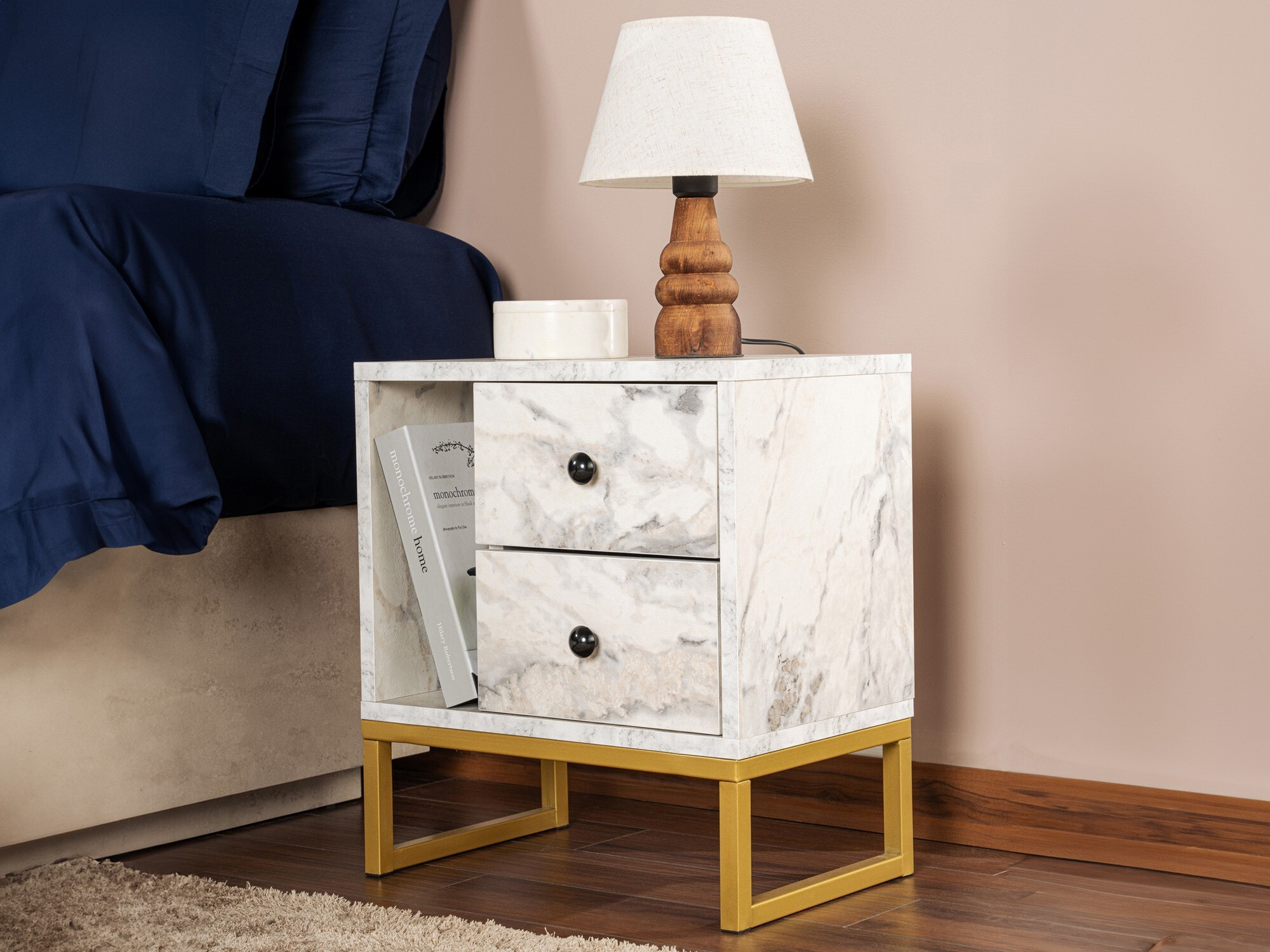Noćni ormarić Novato 109 (Bijeli mramor + Zlatna)