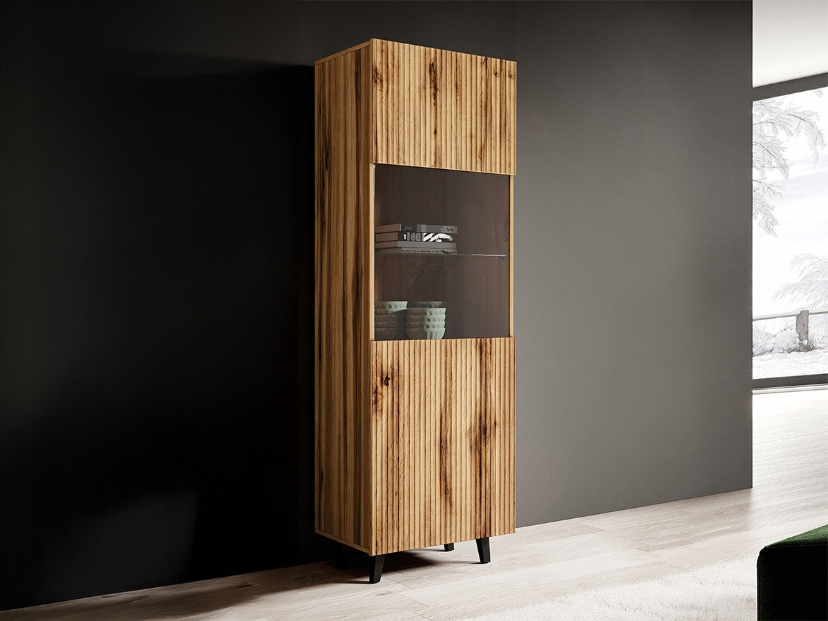 Polica Comes (Hrast Wotan)