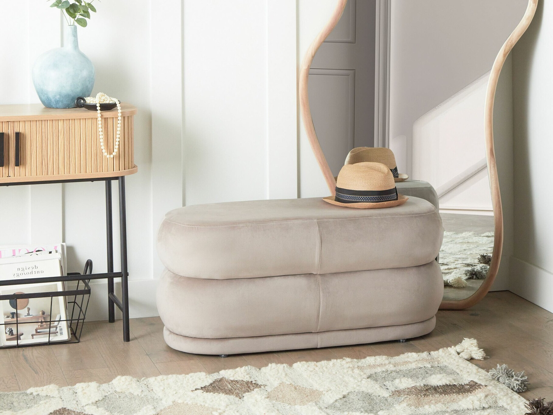 Tapecirana klupa Berwyn 2226 (Taupe)