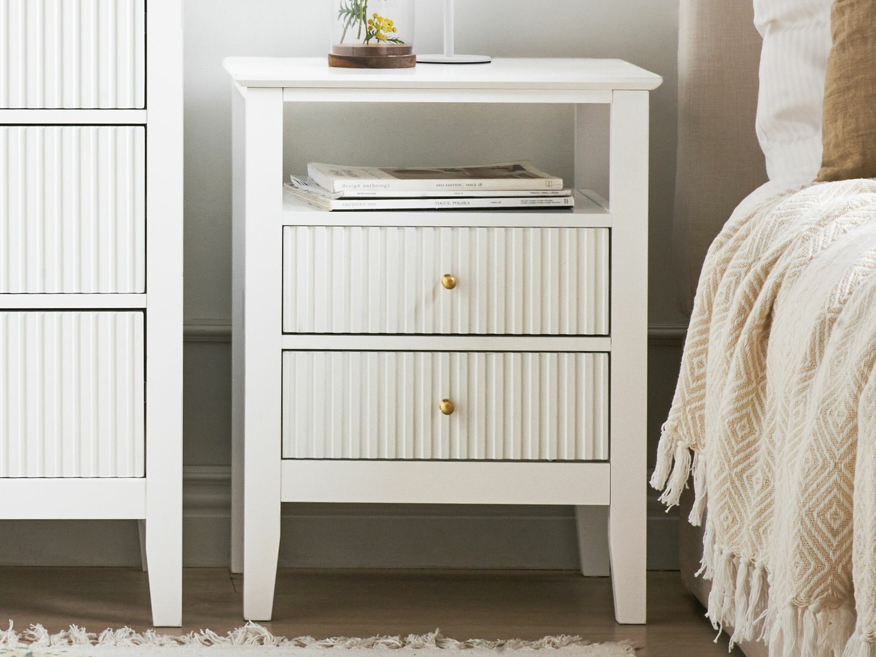 Noćni ormarić Romloru 104