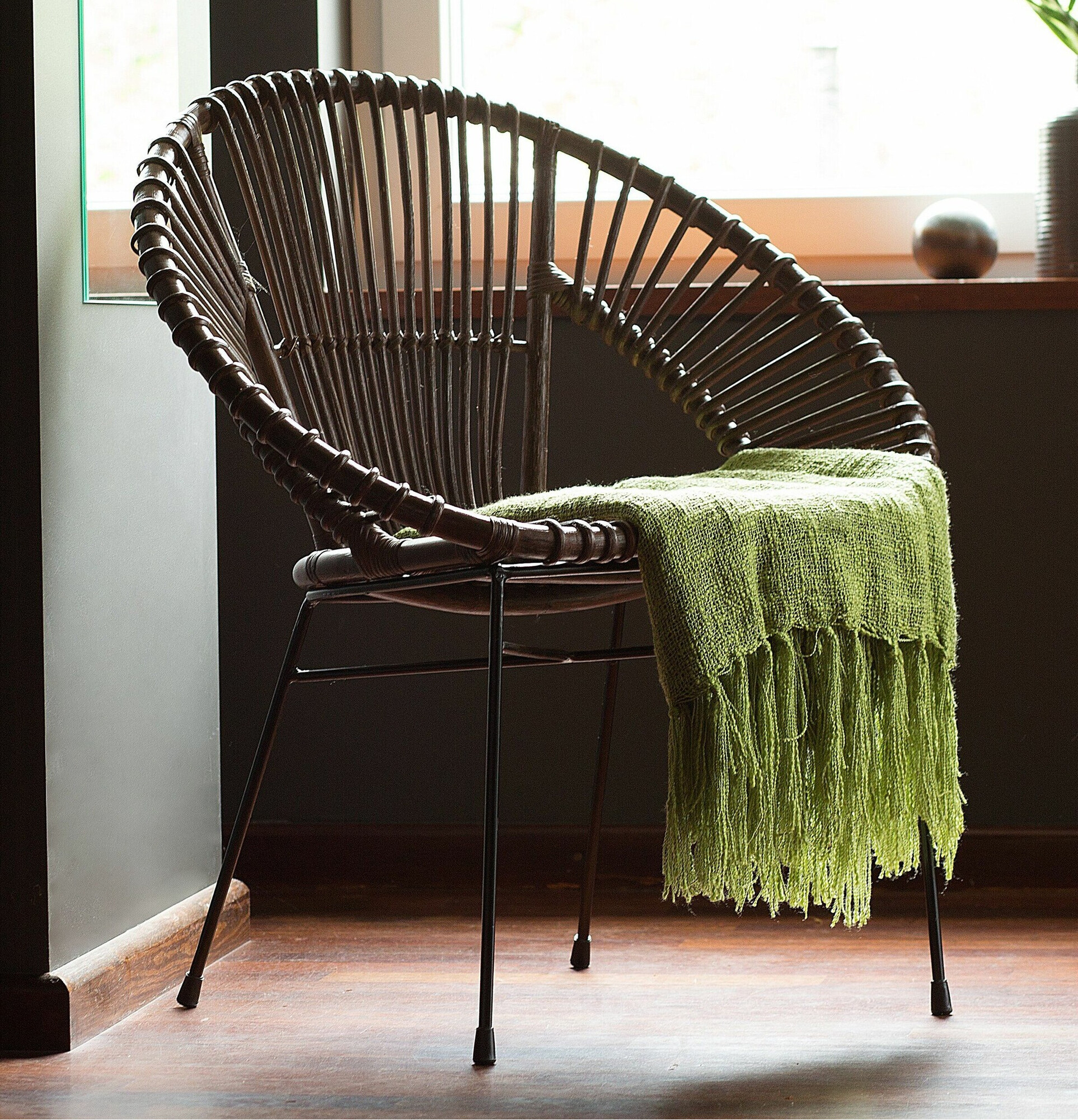 Stolica Berwyn 2294 (Tamno smeđa)