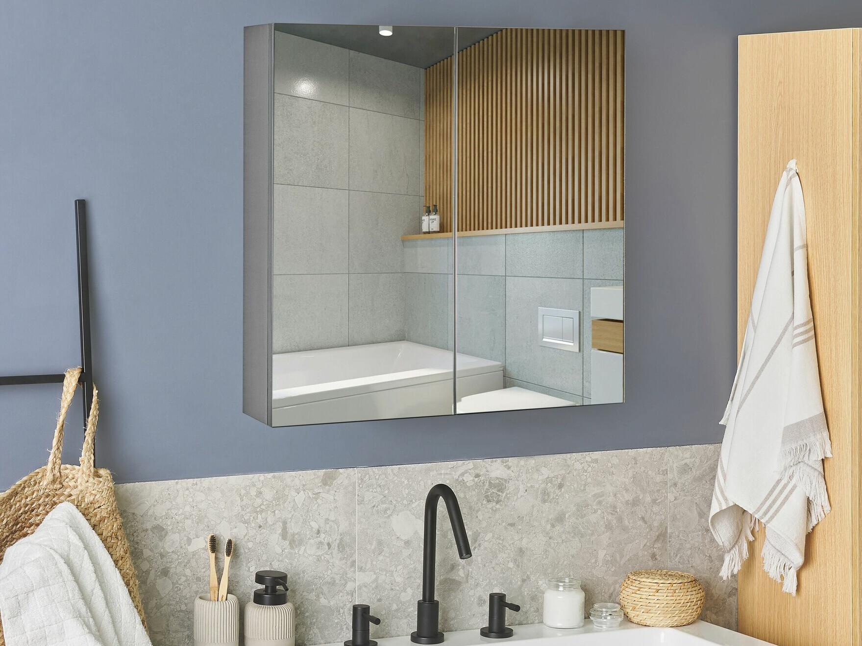 Kupaonski ormarić s ogledalom Berwyn 2349 (Crna)