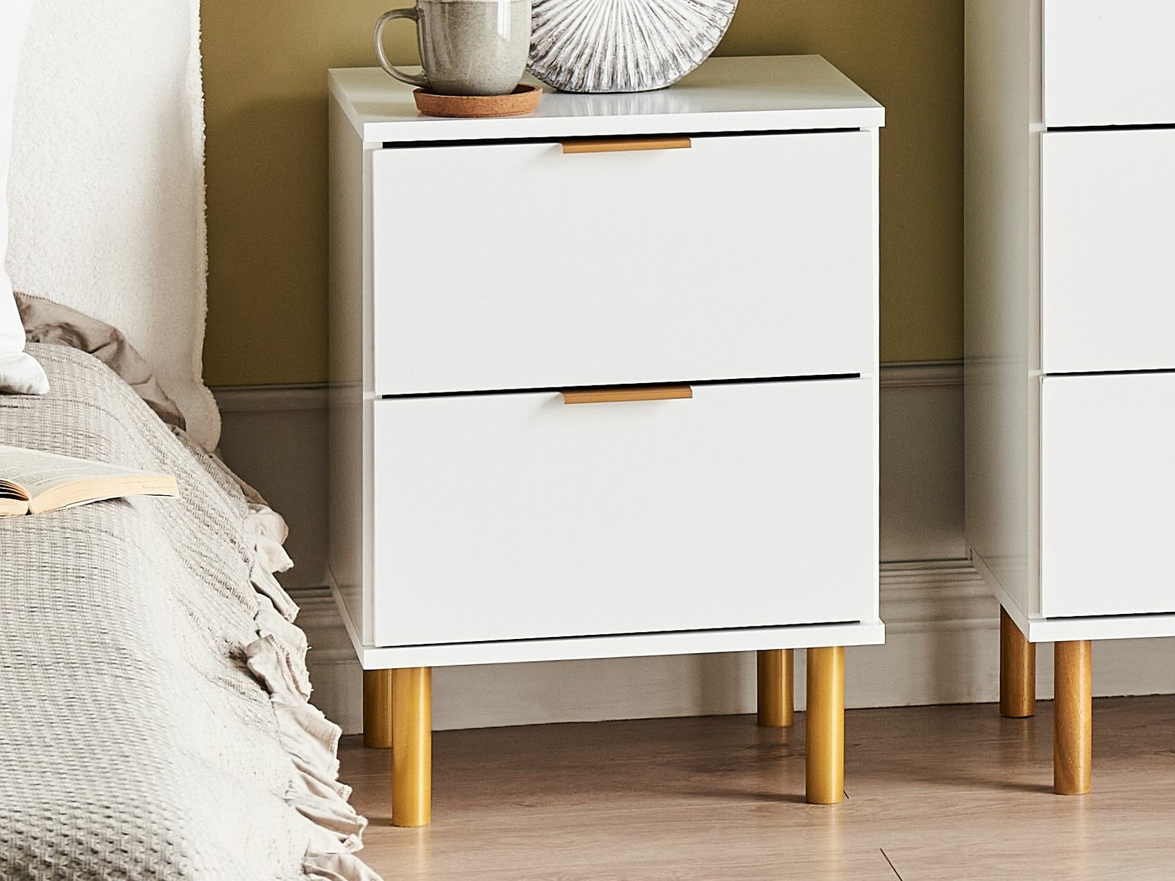 Noćni ormarić Berwyn 2384 (Bijela)