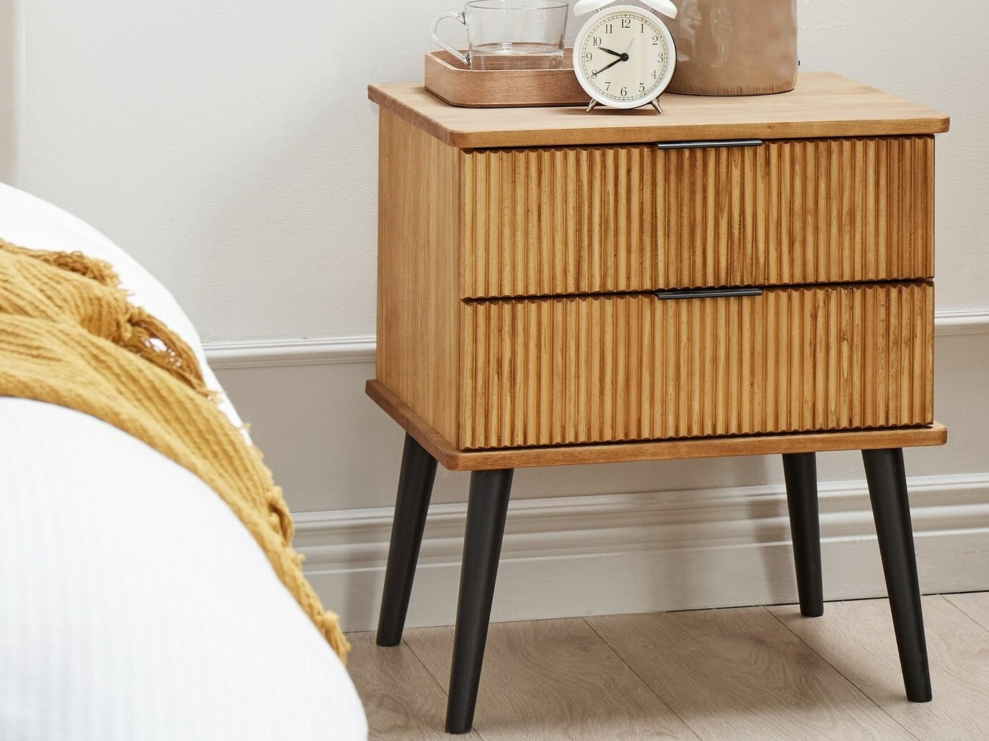 Noćni ormarić Lirfioe 102